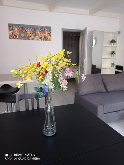 Appartement Au Coeur Du Village Sanary-sur-Mer Exteriör bild